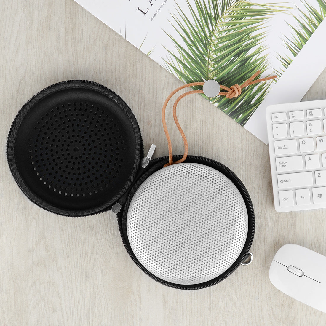 Geekria EVA スピーカーケース カバー 互換性カバー グアンドオルフセン Bang & Olufsen Beosound  A1、Beoplay A1 に 対応 保護用の防水Bluetoothスピーカーケース、キーホルダーフック付き (Black)